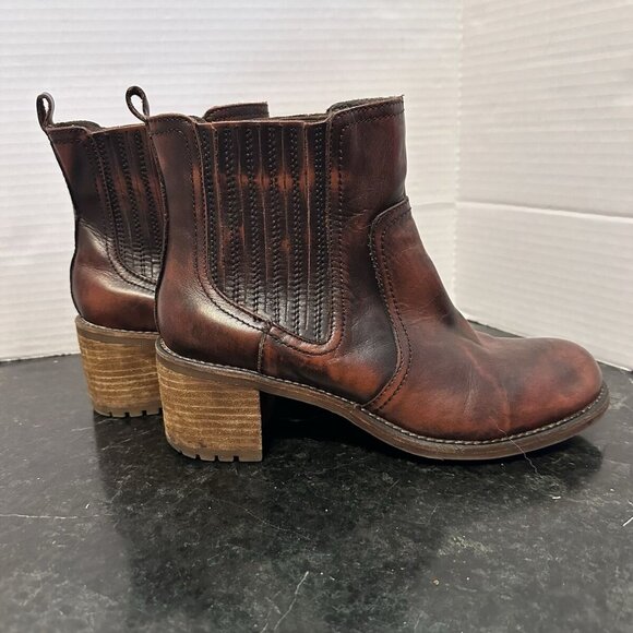 Max by Rocket Dog Burnished Leather Lug Sole Ankle Boots Sz 7 - Picture 1 of 8